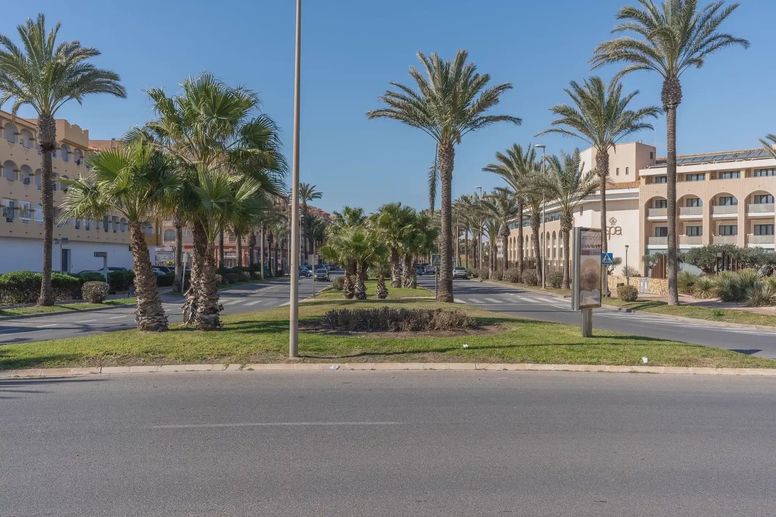 Flat for sale in El Ejido - € 205,000 (Ref: 9837276)
