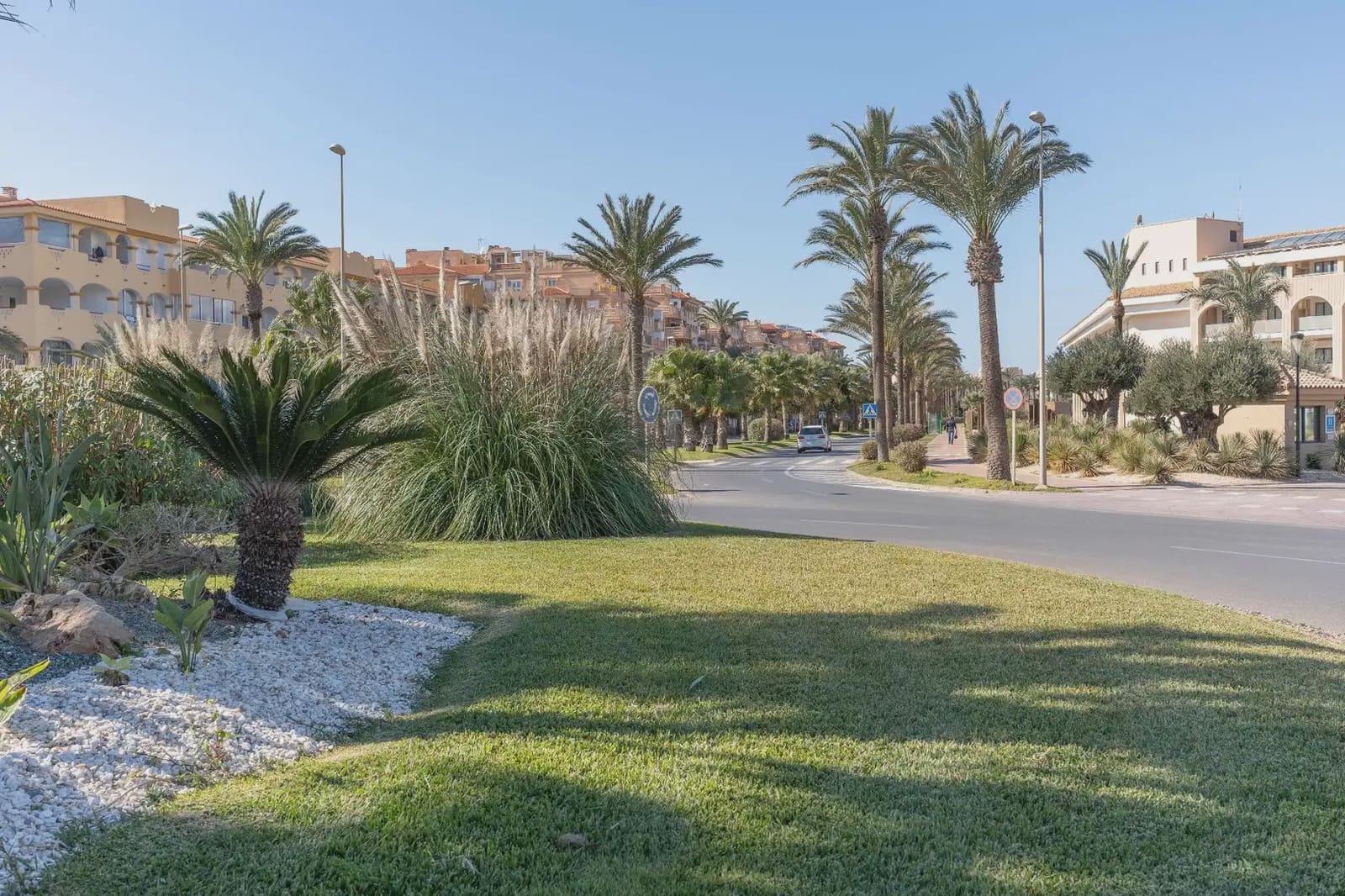 Flat for sale in El Ejido - € 205,000 (Ref: 9837276)