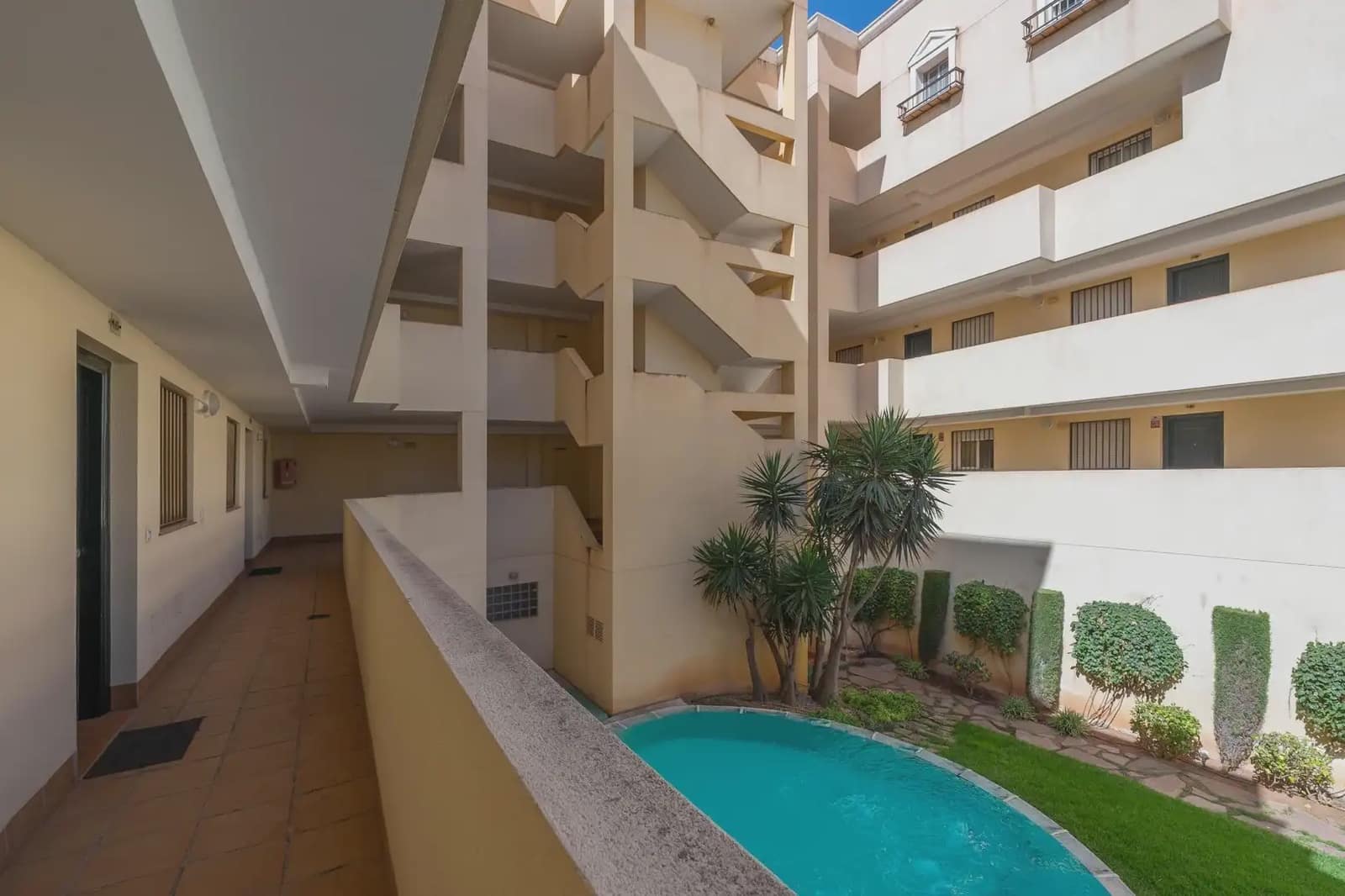 Flat for sale in El Ejido - € 205,000 (Ref: 9837276)