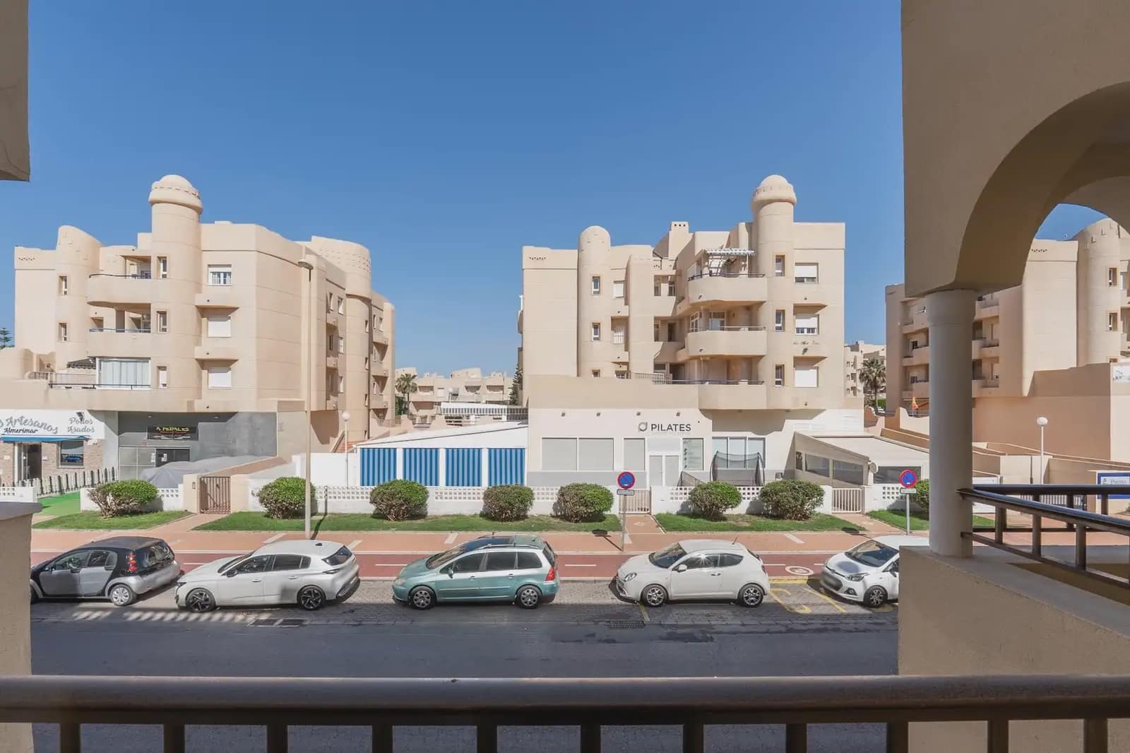 Flat for sale in El Ejido - € 205,000 (Ref: 9837276)