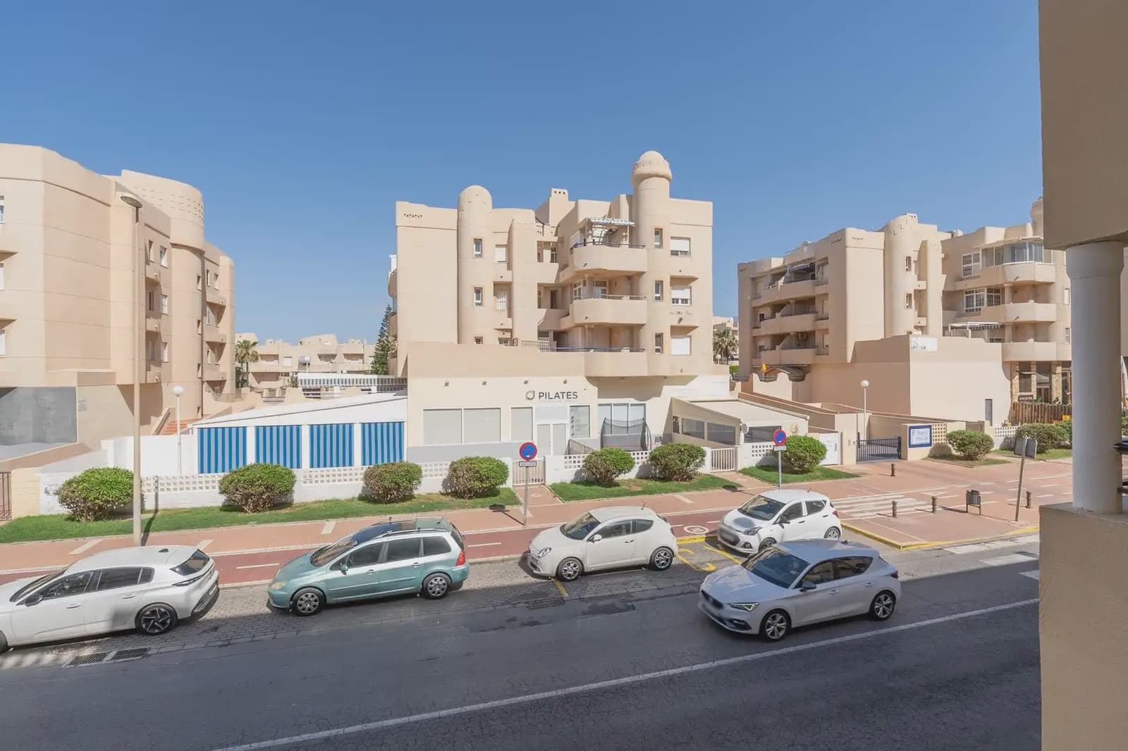 Flat for sale in El Ejido - € 205,000 (Ref: 9837276)