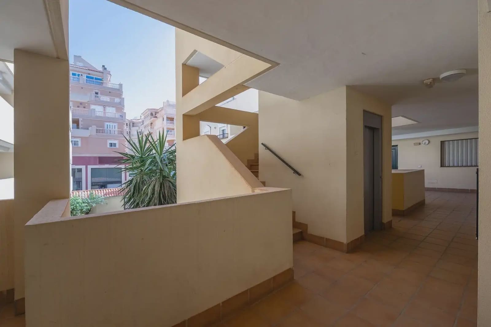 Flat for sale in El Ejido - € 205,000 (Ref: 9837276)