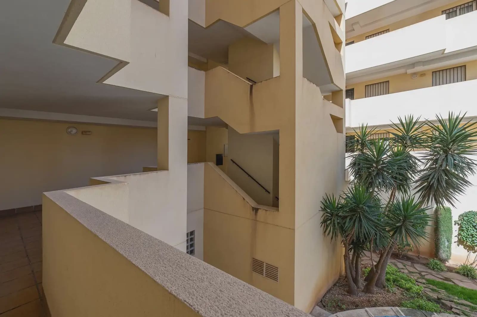 Flat for sale in El Ejido - € 205,000 (Ref: 9837276)