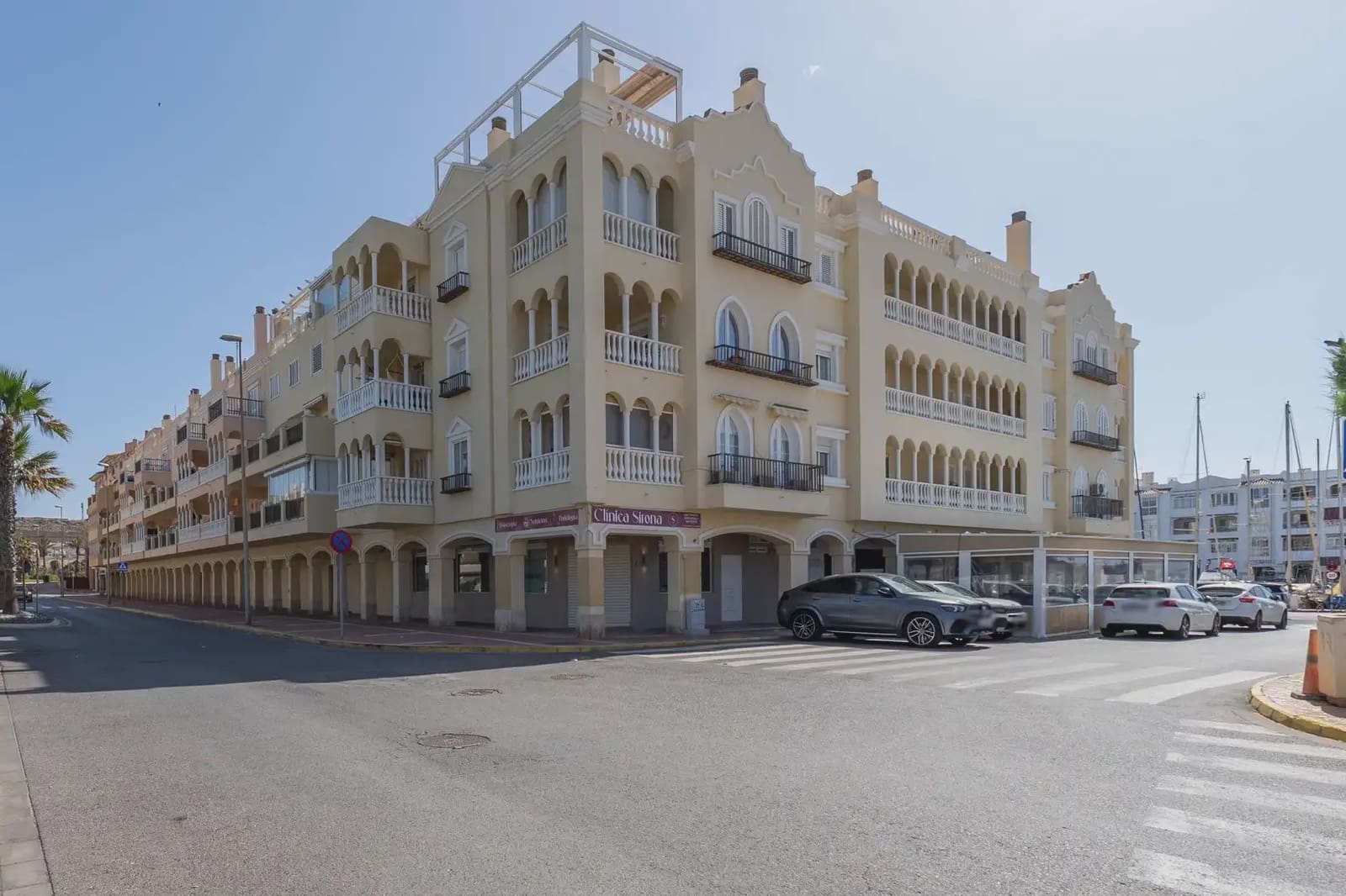 Flat for sale in El Ejido - € 205,000 (Ref: 9837276)