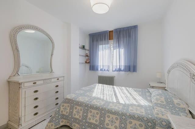 Leilighet til salgs i Pajaritos - Plaza de Toros, Granada by med garasje - € 295 000 (Ref: 9837277)