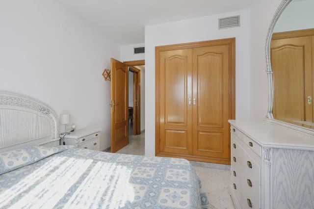 Leilighet til salgs i Pajaritos - Plaza de Toros, Granada by med garasje - € 295 000 (Ref: 9837277)