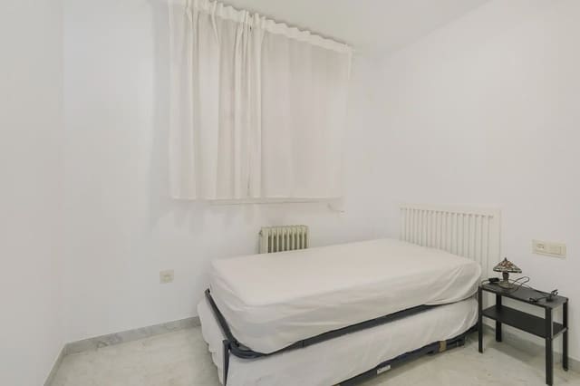 Leilighet til salgs i Pajaritos - Plaza de Toros, Granada by med garasje - € 295 000 (Ref: 9837277)