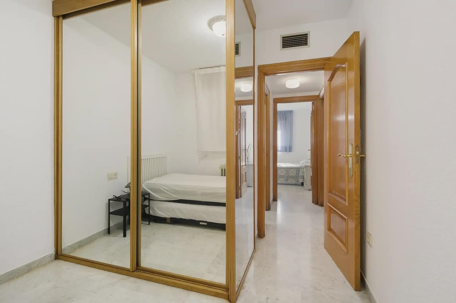 Lejlighed til salg i Granada by med garage - € 295.000 (Ref: 9837277)