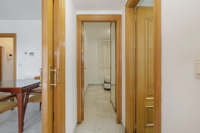 Leilighet til salgs i Pajaritos - Plaza de Toros, Granada by med garasje - € 295 000 (Ref: 9837277)