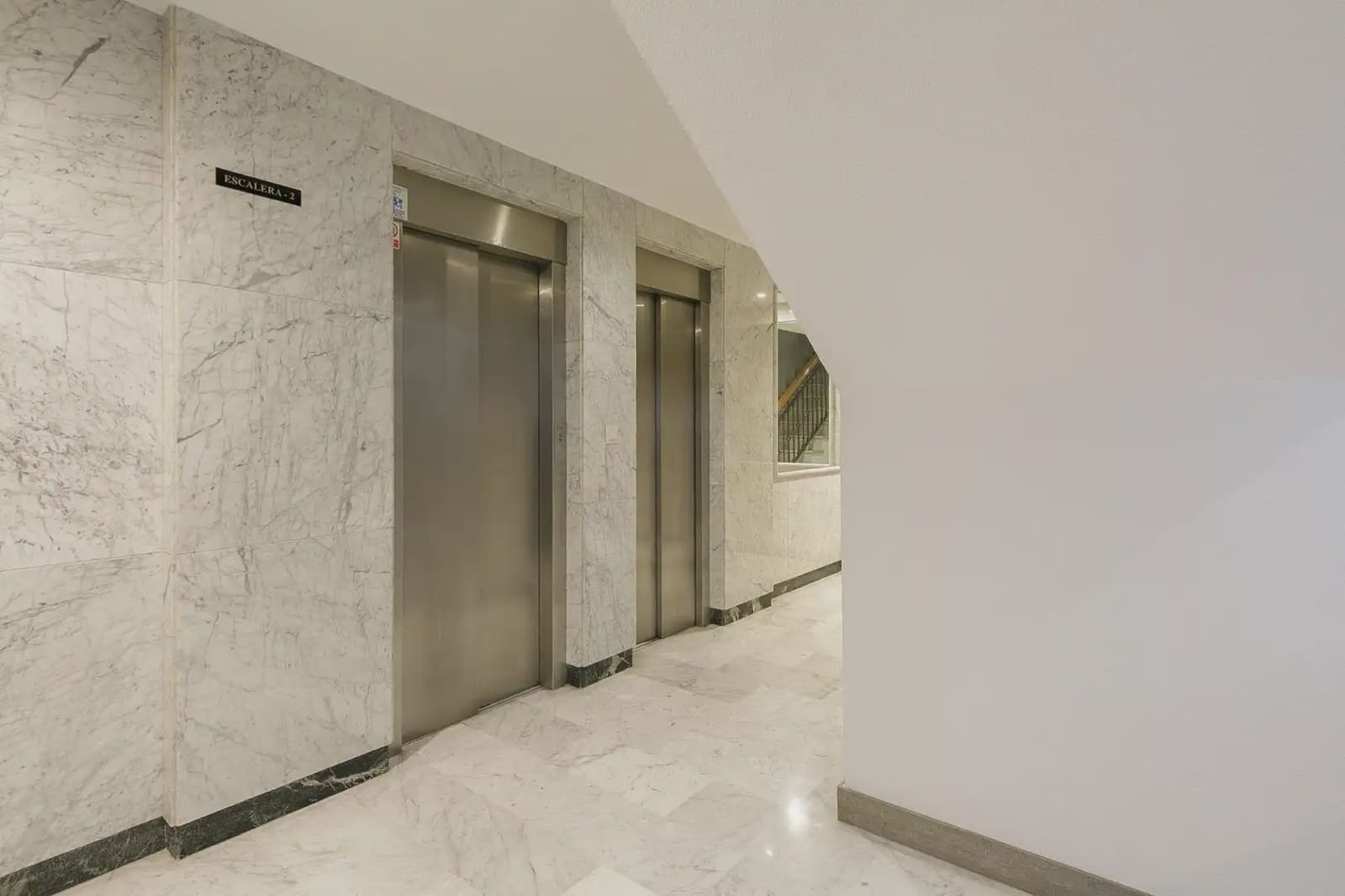 Lejlighed til salg i Granada by med garage - € 295.000 (Ref: 9837277)