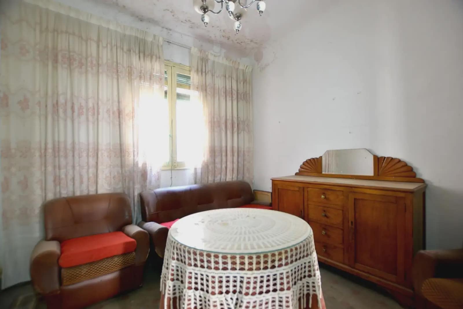 Townhouse for sale in Lanjaron - € 125,000 (Ref: 9837278)