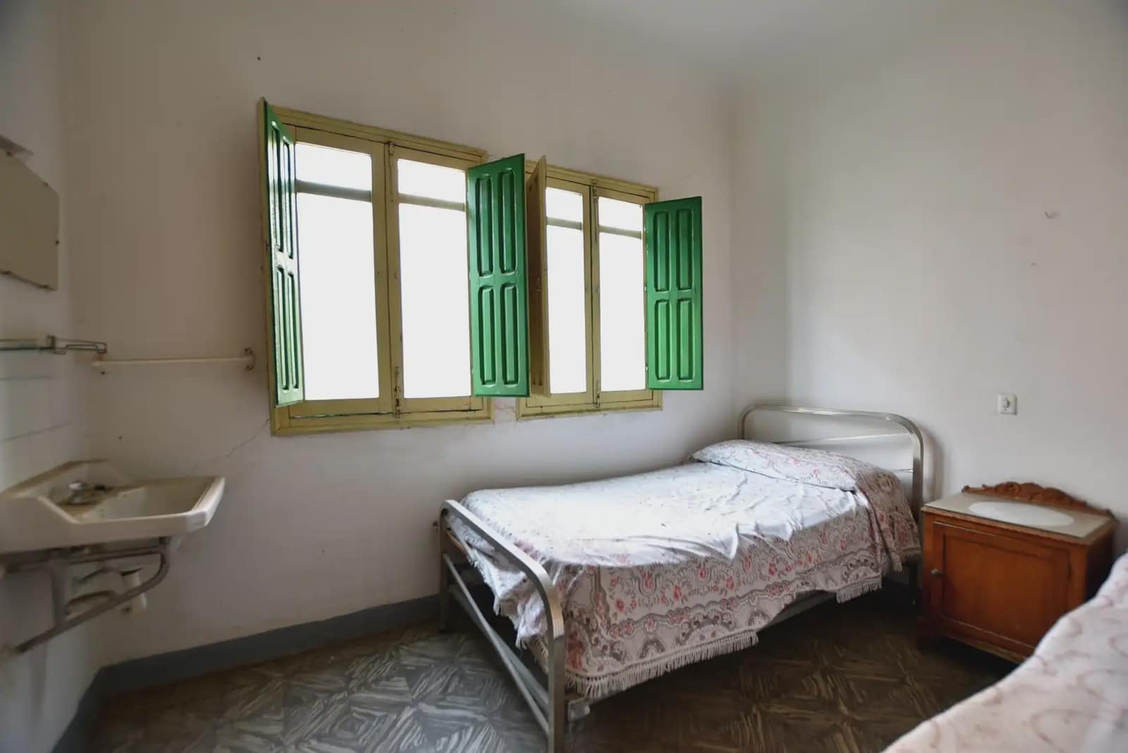 Townhouse for sale in Lanjaron - € 125,000 (Ref: 9837278)