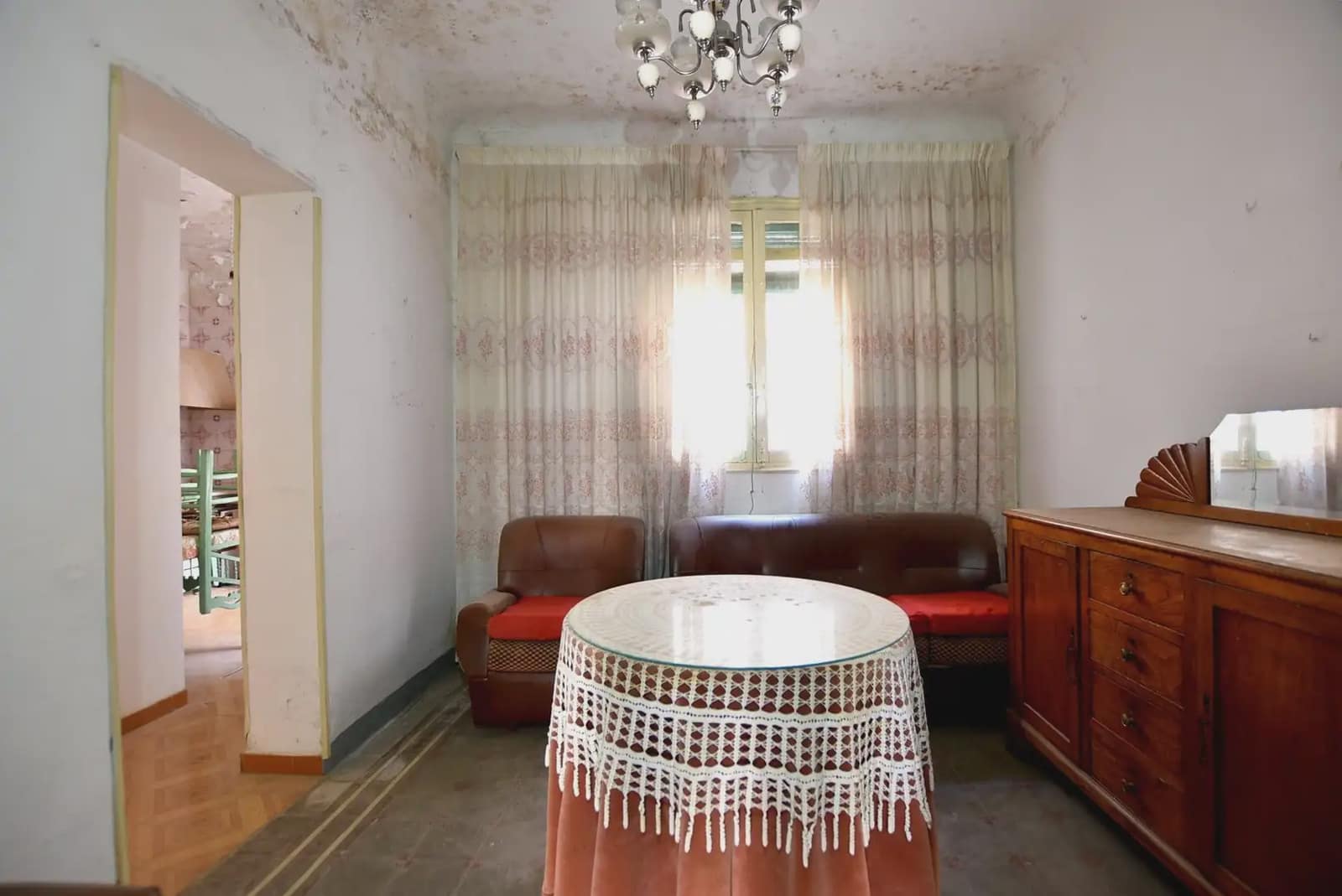Townhouse for sale in Lanjaron - € 125,000 (Ref: 9837278)
