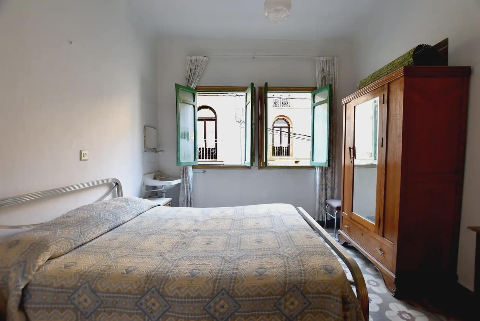 Townhouse for sale in Lanjaron - € 125,000 (Ref: 9837278)