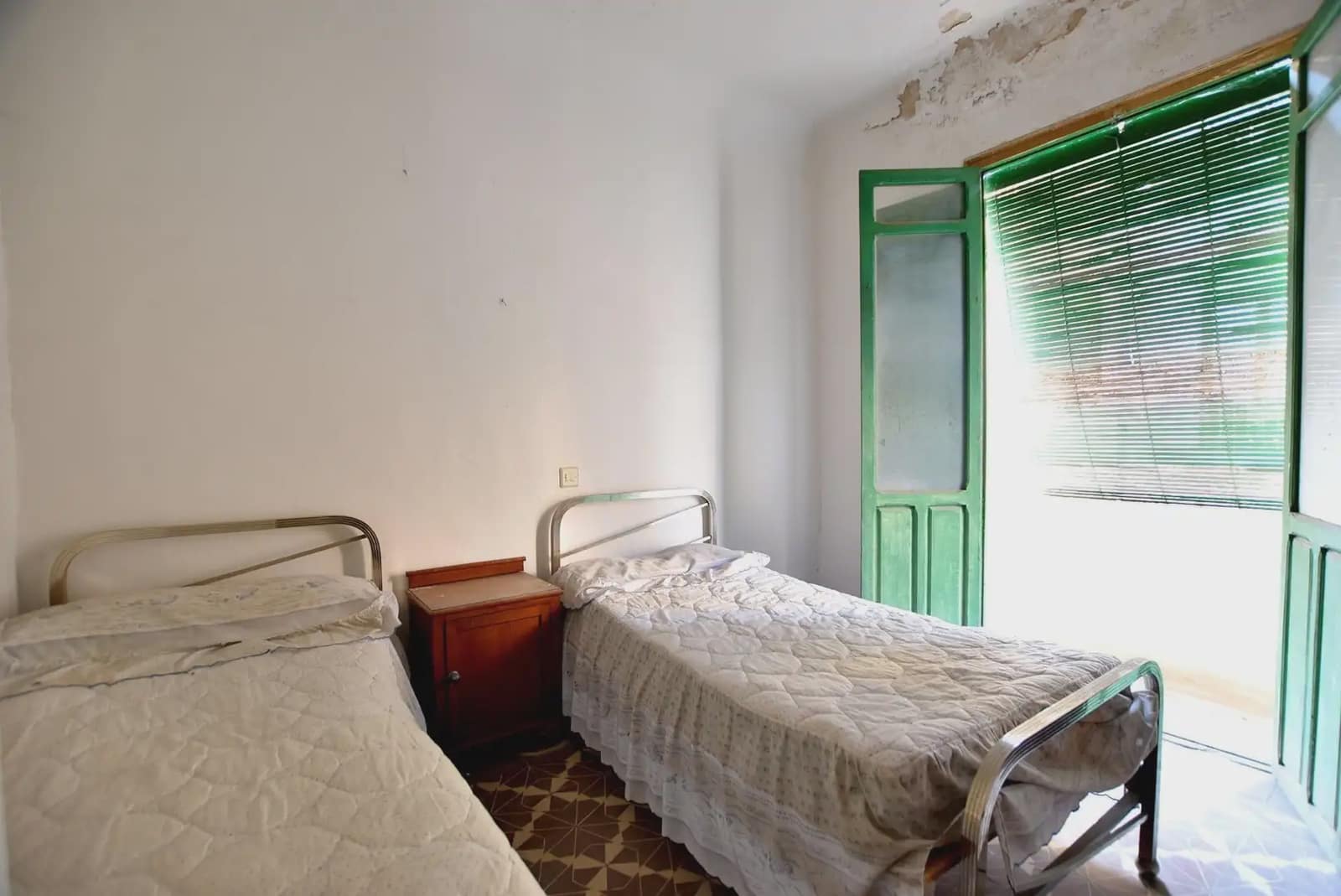 Townhouse for sale in Lanjaron - € 125,000 (Ref: 9837278)