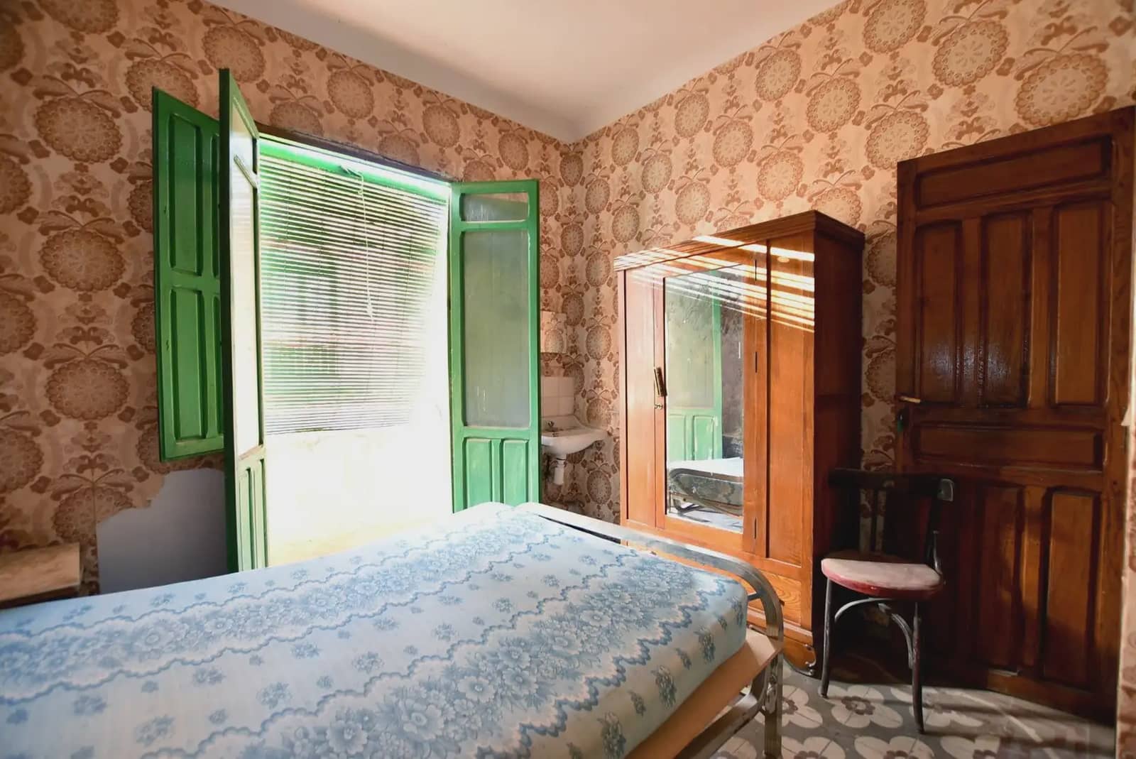 Townhouse for sale in Lanjaron - € 125,000 (Ref: 9837278)