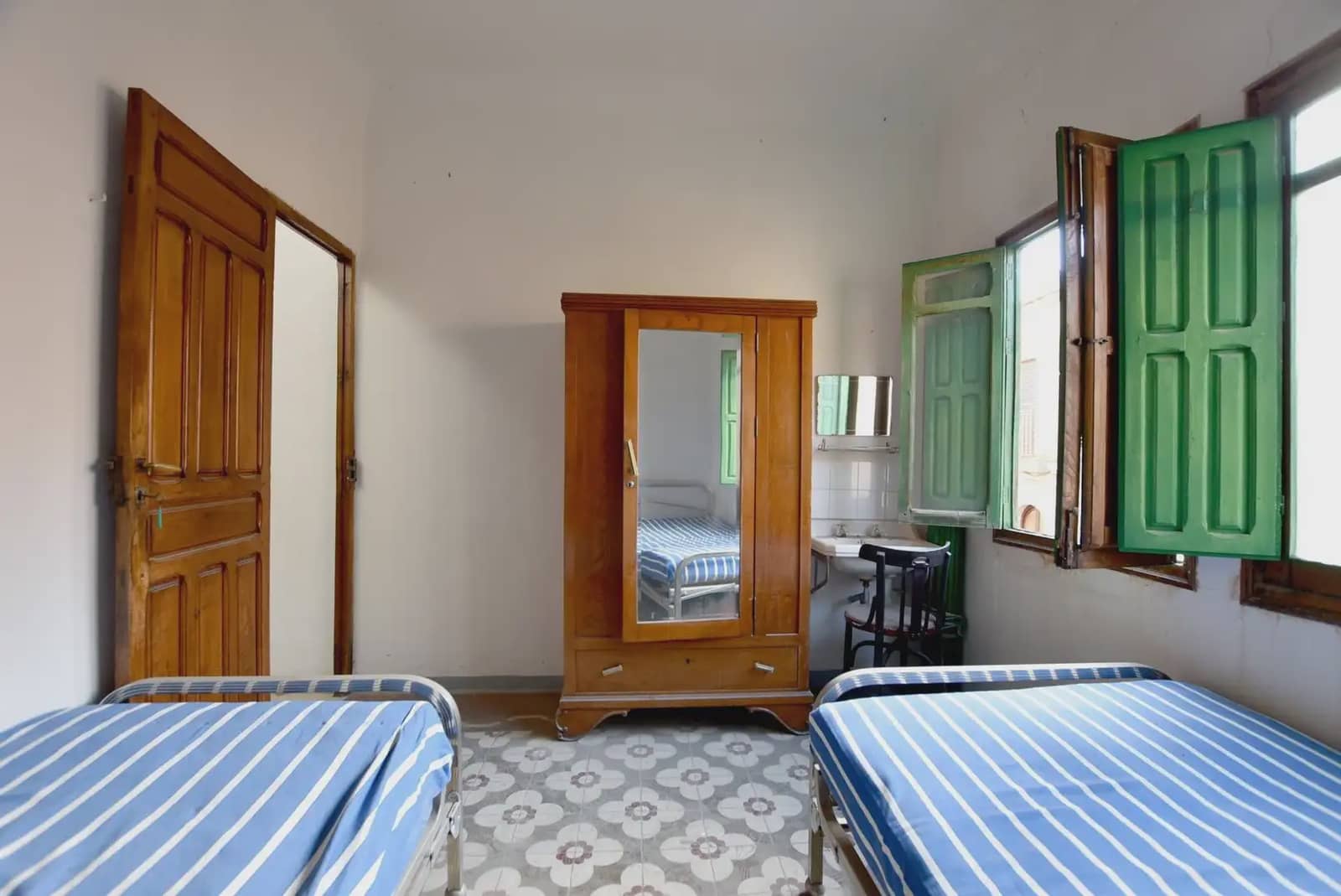Townhouse for sale in Lanjaron - € 125,000 (Ref: 9837278)