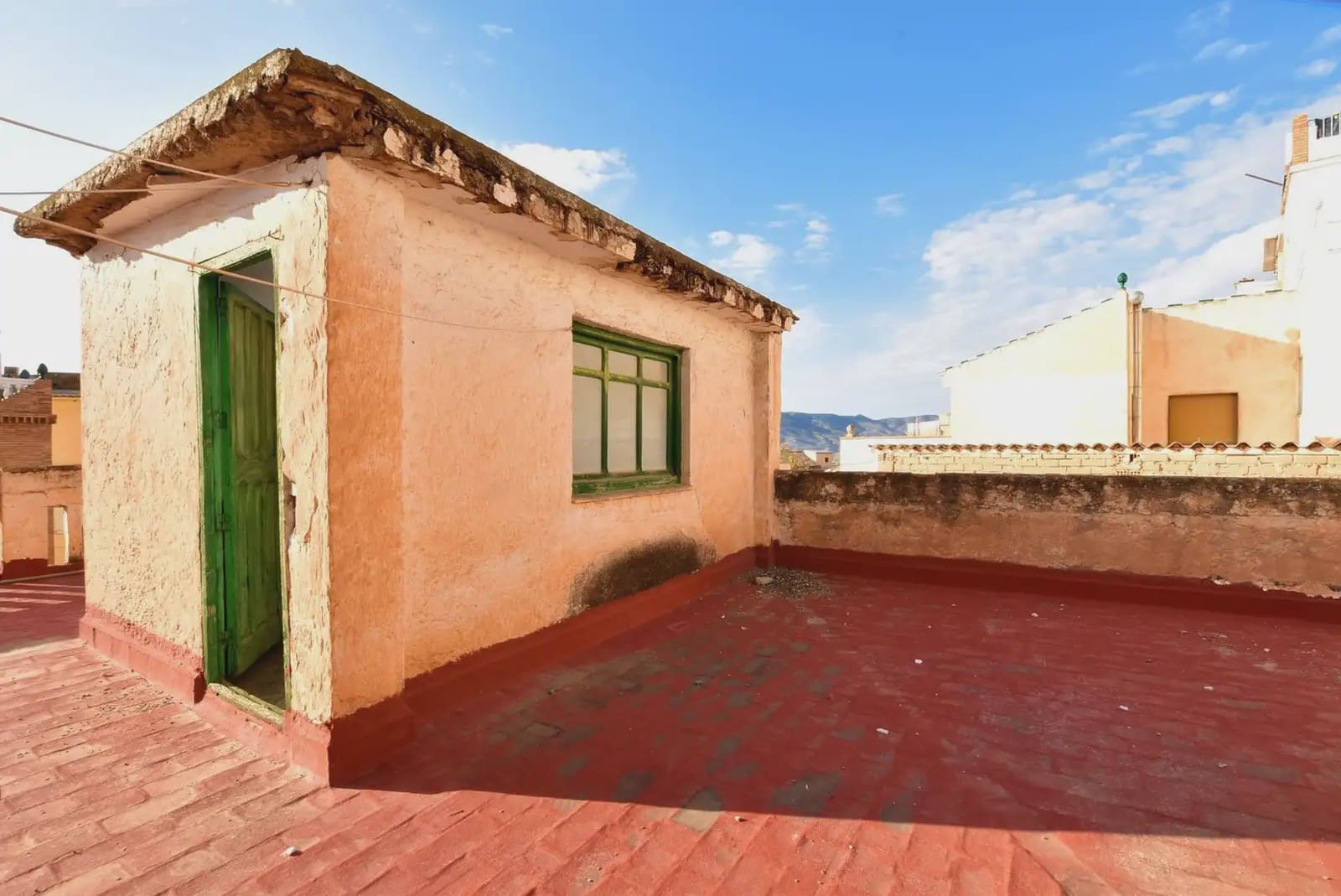 Townhouse for sale in Lanjaron - € 125,000 (Ref: 9837278)