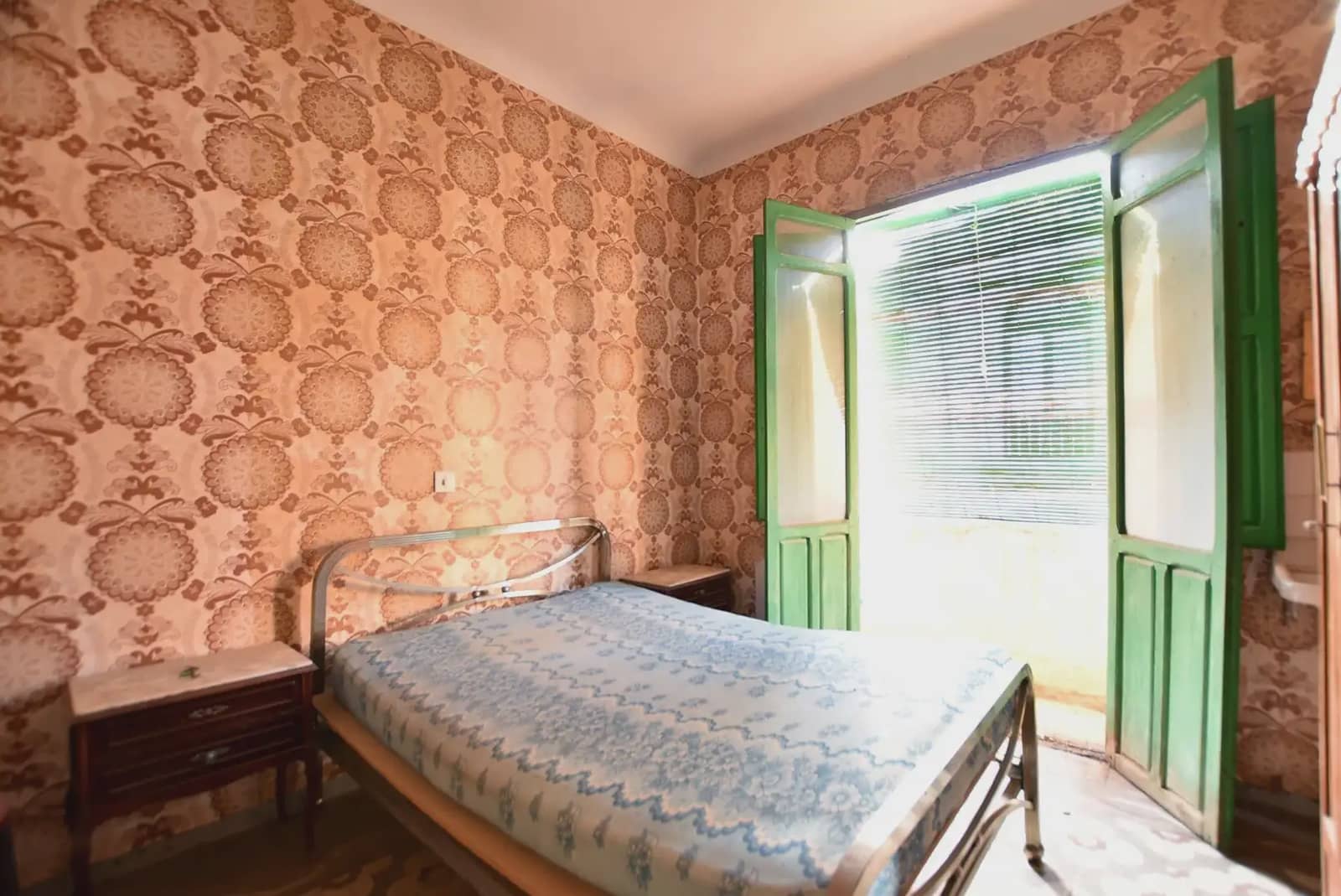 Townhouse for sale in Lanjaron - € 125,000 (Ref: 9837278)