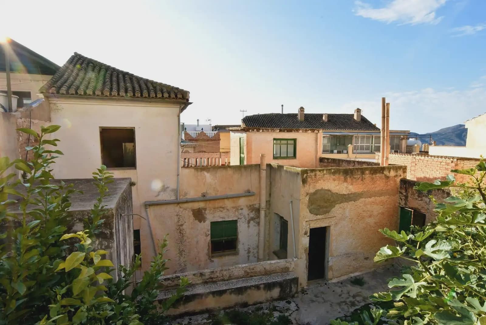 Townhouse for sale in Lanjaron - € 125,000 (Ref: 9837278)