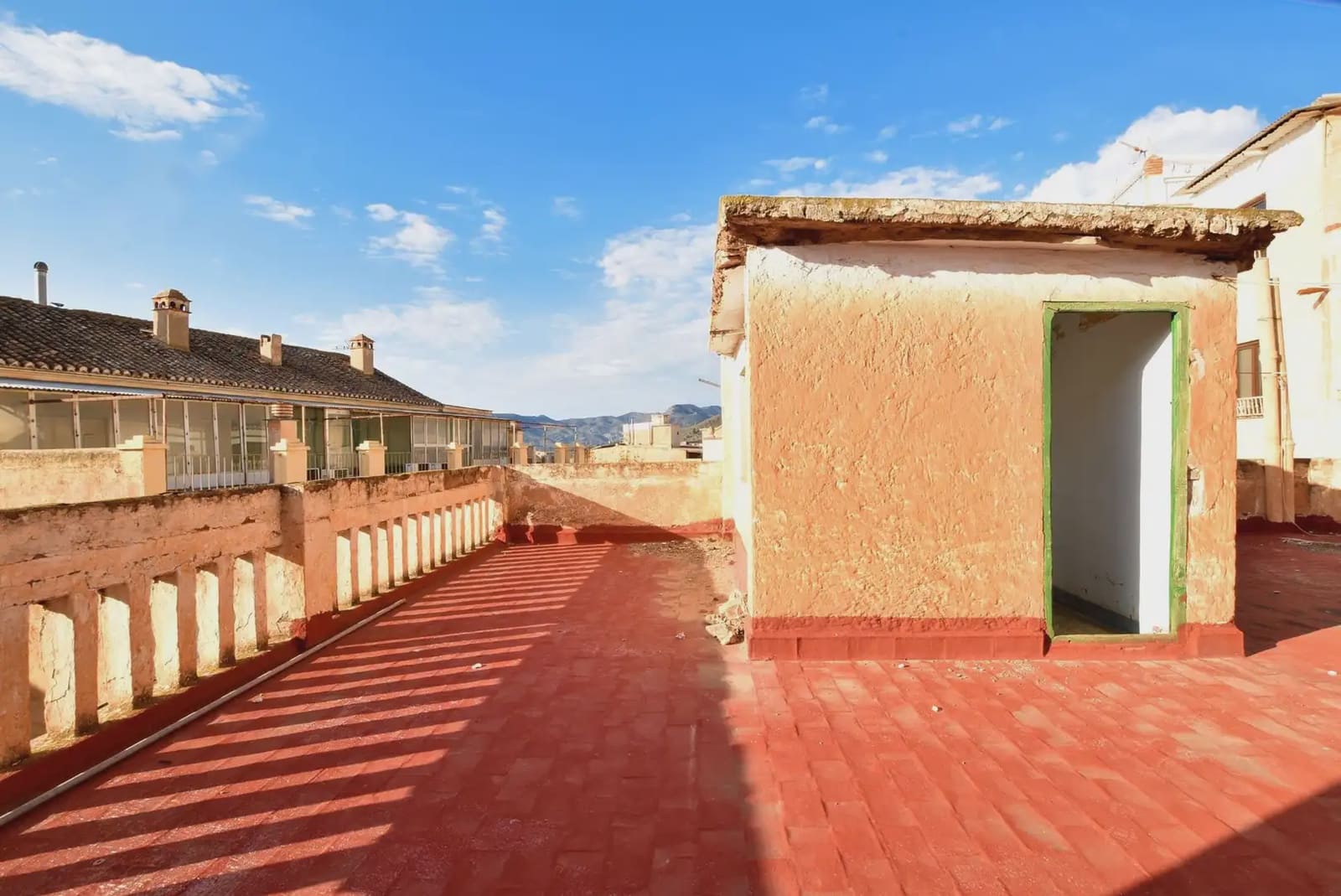 Townhouse for sale in Lanjaron - € 125,000 (Ref: 9837278)