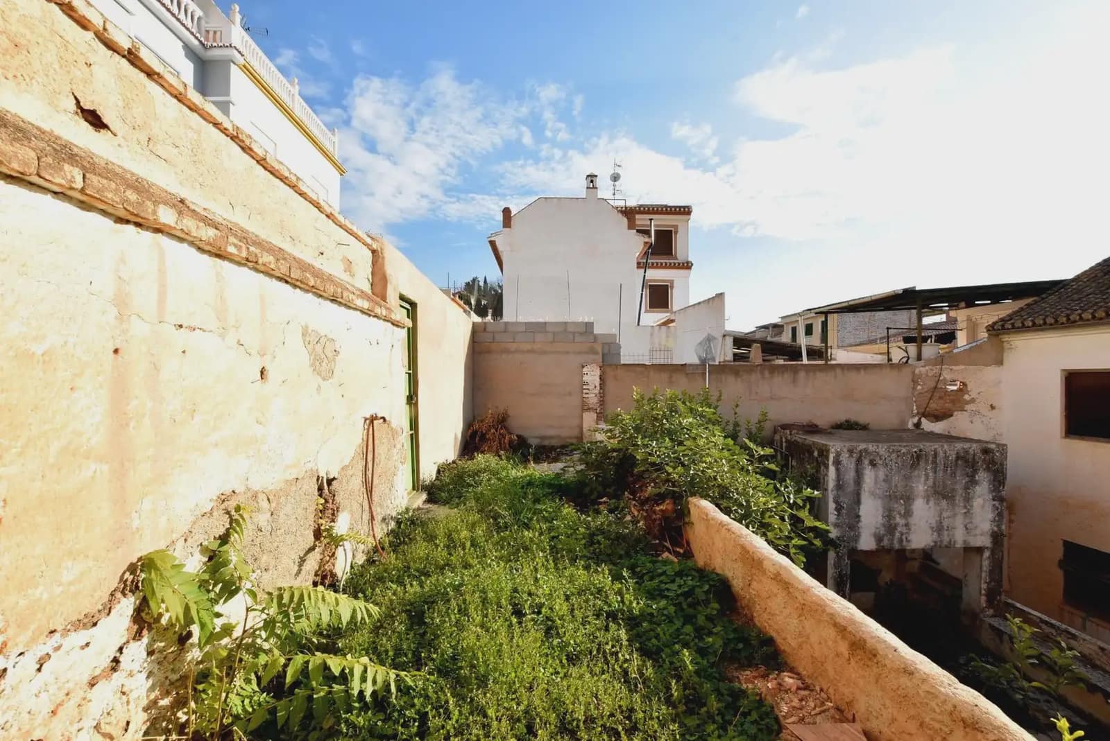 Townhouse for sale in Lanjaron - € 125,000 (Ref: 9837278)