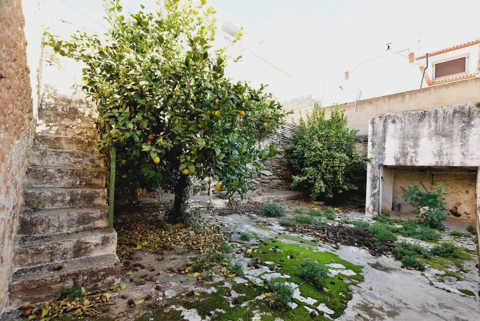 Townhouse for sale in Lanjaron - € 125,000 (Ref: 9837278)