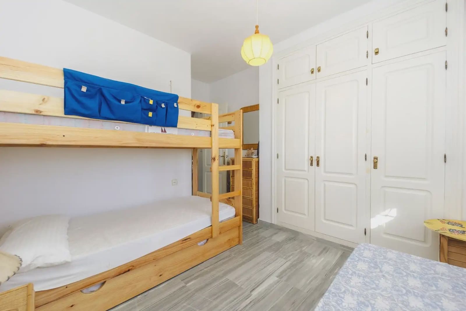 Penthouse til salgs i Salobrena med svømmebasseng garasje - € 295 000 (Ref: 9837279)