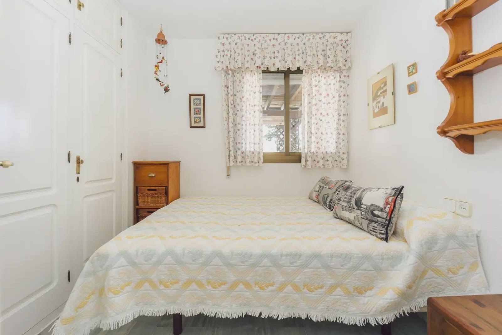Penthouse til salgs i Salobrena med svømmebasseng garasje - € 295 000 (Ref: 9837279)