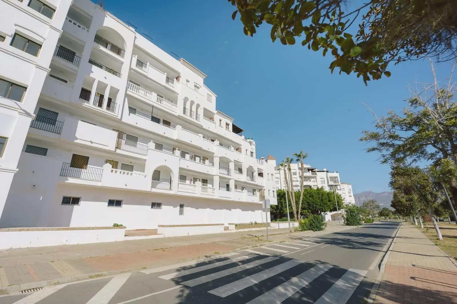 Penthouse til salgs i Salobrena med svømmebasseng garasje - € 295 000 (Ref: 9837279)