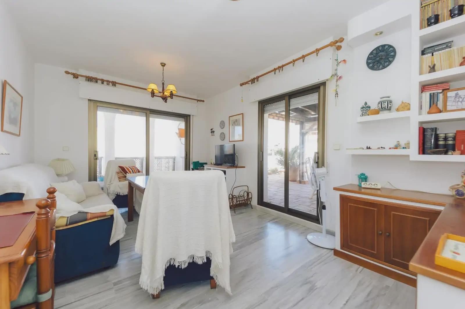Penthouse til salgs i Salobrena med svømmebasseng garasje - € 295 000 (Ref: 9837279)