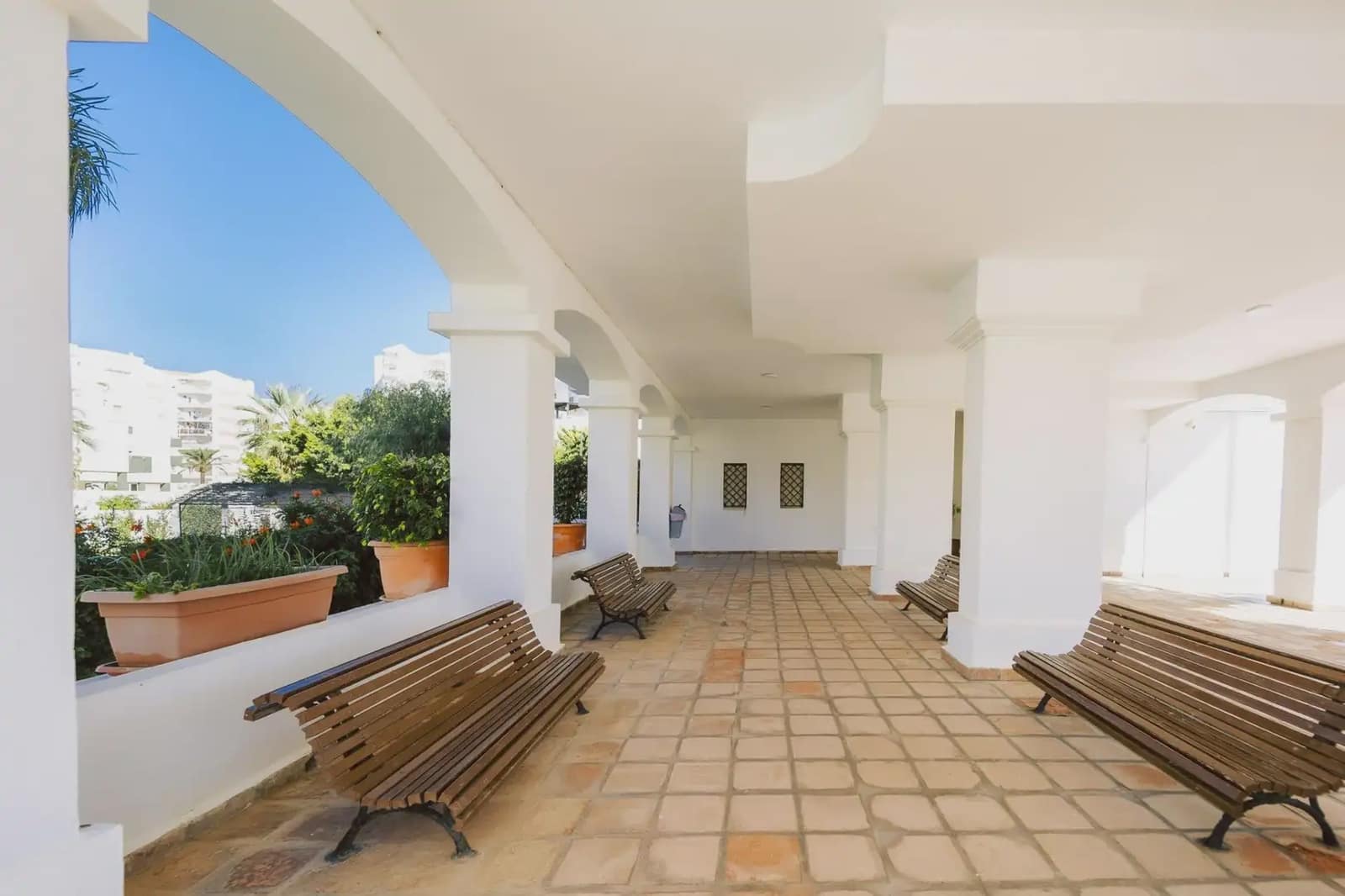 Penthouse til salgs i Salobrena med svømmebasseng garasje - € 295 000 (Ref: 9837279)