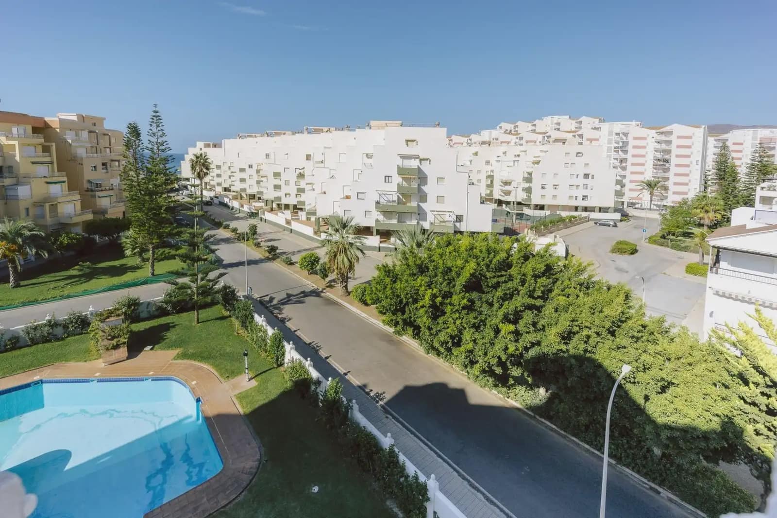 Penthouse til salgs i Salobrena med svømmebasseng garasje - € 295 000 (Ref: 9837279)