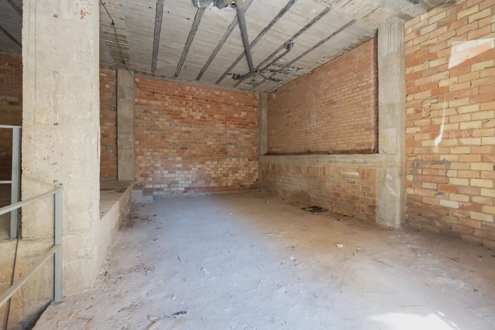 Komercyjne na sprzedaż w Motril - 130 000 € (Ref: 9837280)