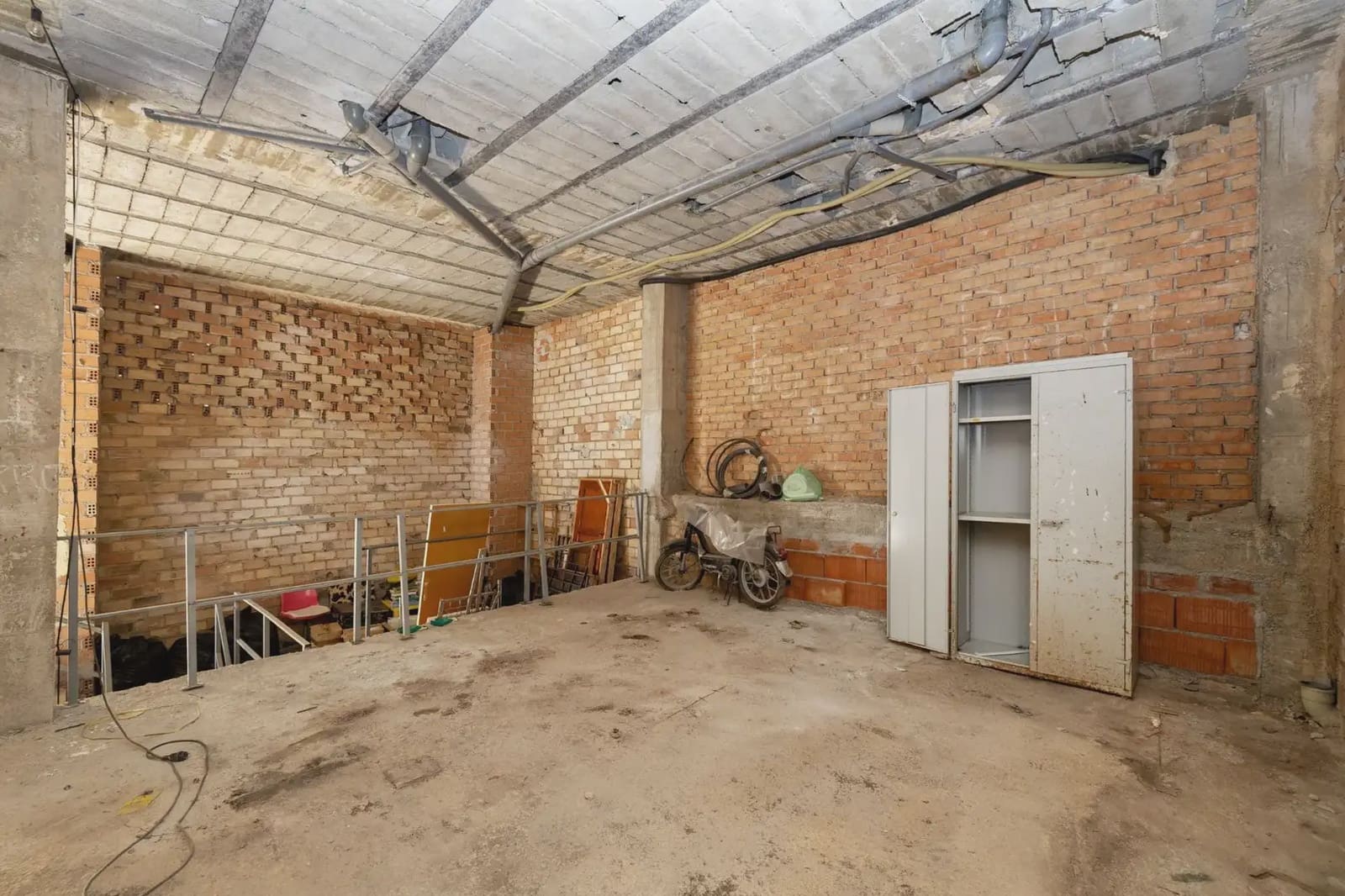Komercyjne na sprzedaż w Motril - 130 000 € (Ref: 9837280)