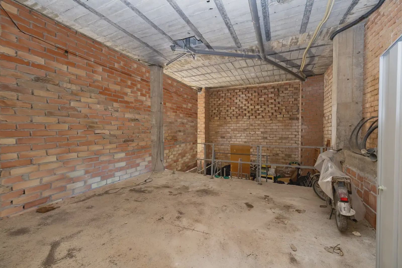 Komercyjne na sprzedaż w Motril - 130 000 € (Ref: 9837280)