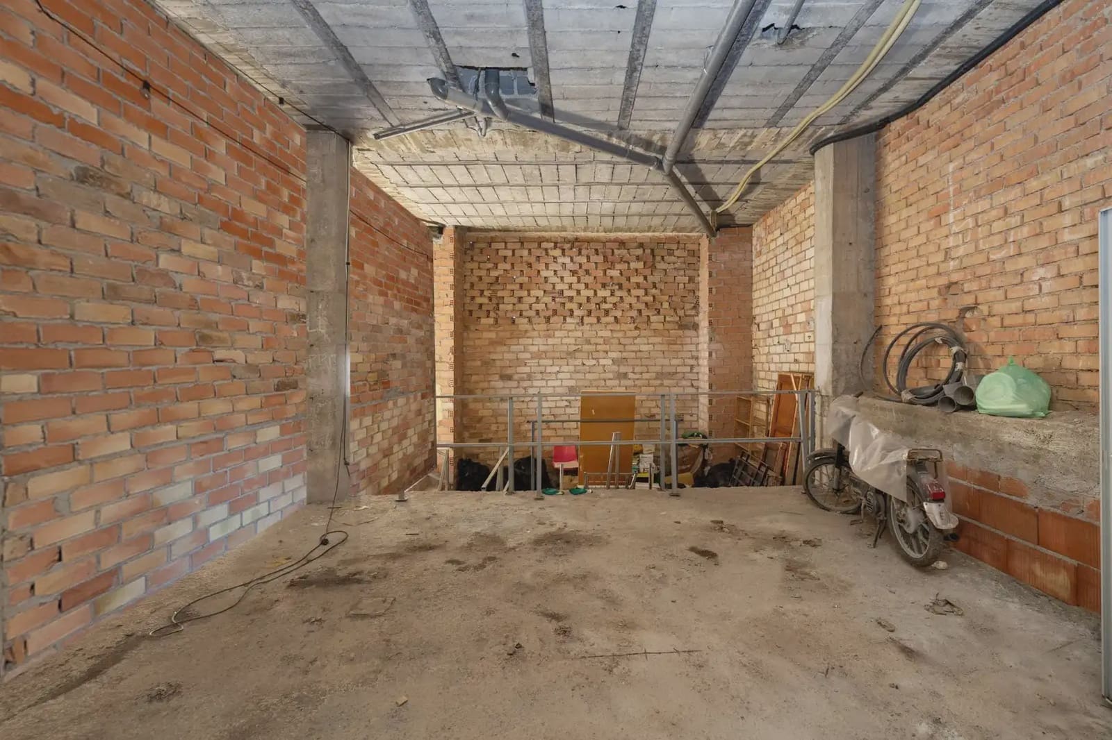 Komercyjne na sprzedaż w Motril - 130 000 € (Ref: 9837280)