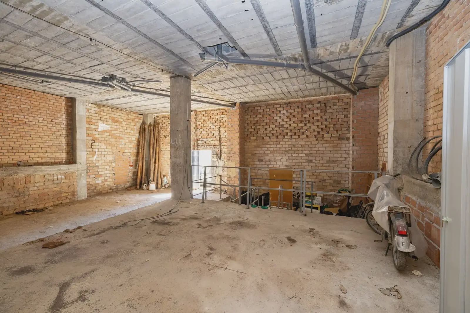 Komercyjne na sprzedaż w Motril - 130 000 € (Ref: 9837280)