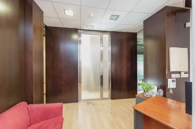 Leilighet til salgs i San Matías - Realejo, Granada by - € 350 000 (Ref: 9837281)