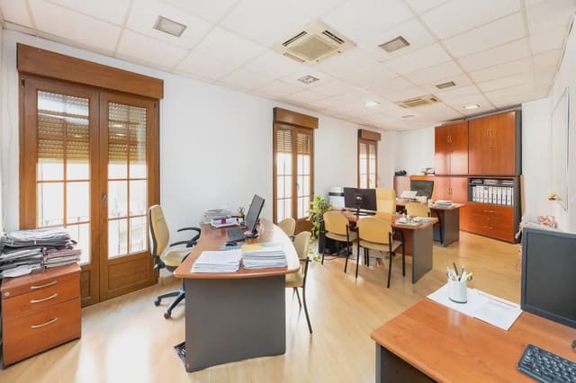 Leilighet til salgs i San Matías - Realejo, Granada by - € 350 000 (Ref: 9837281)