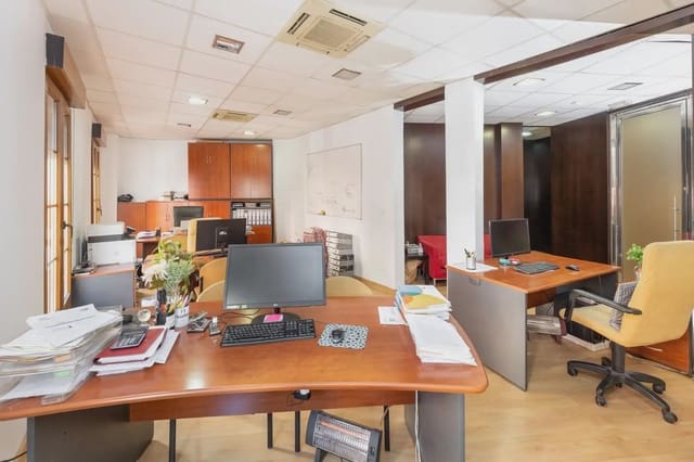 Leilighet til salgs i San Matías - Realejo, Granada by - € 350 000 (Ref: 9837281)