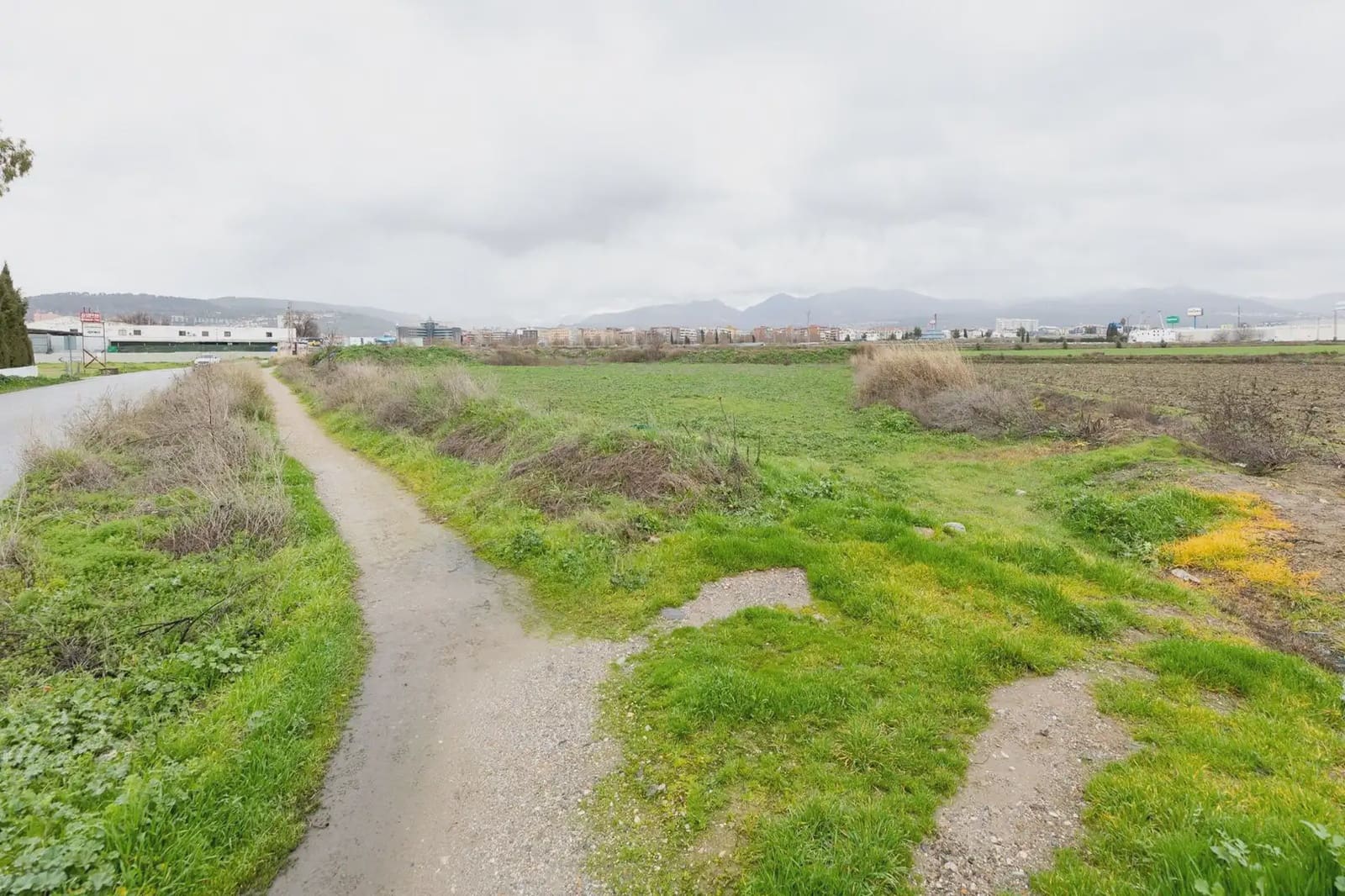 Grunde uden byggetilladelser til salg i Armilla - € 45.500 (Ref: 9837283)