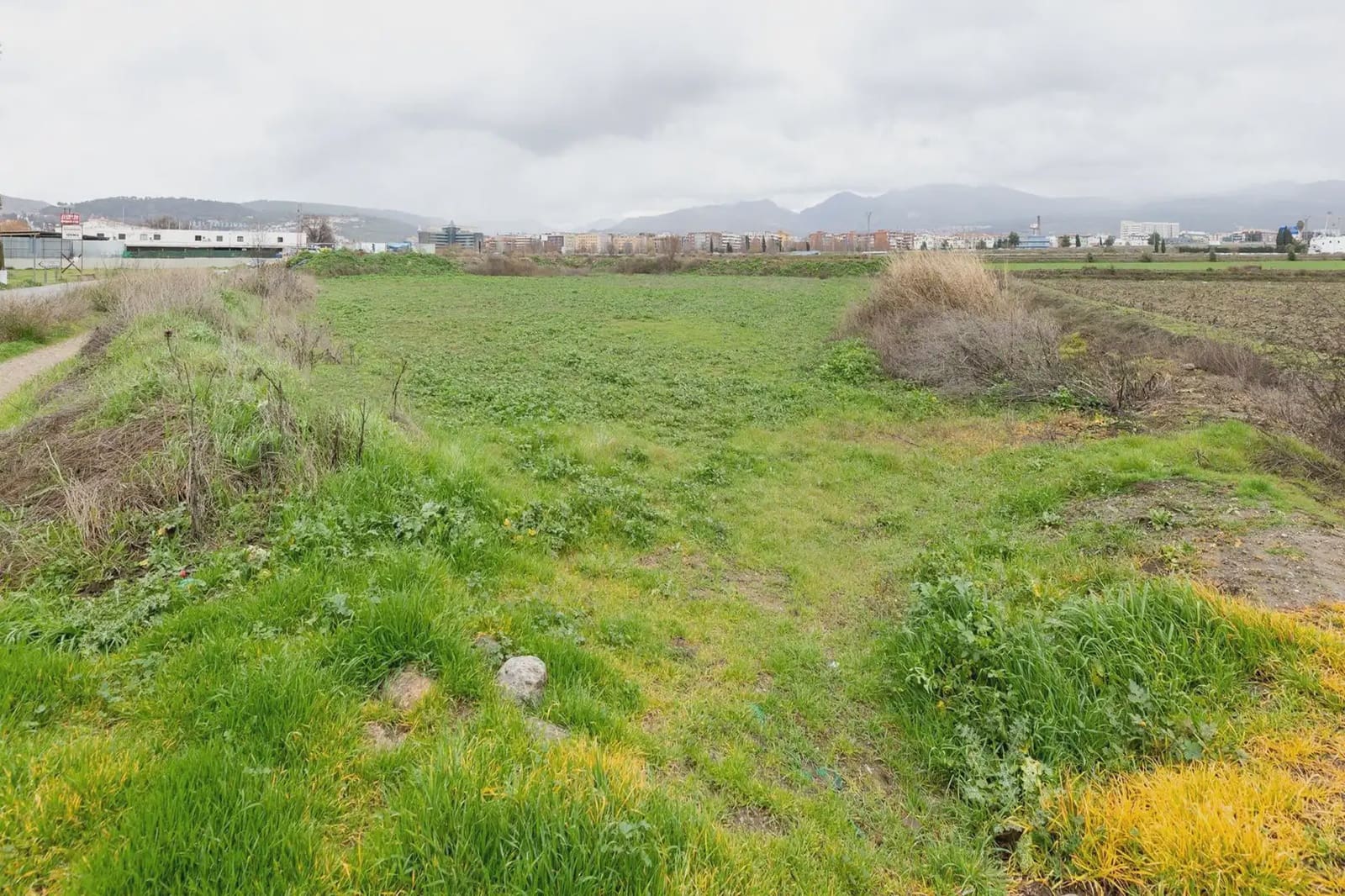 Grunde uden byggetilladelser til salg i Armilla - € 45.500 (Ref: 9837283)