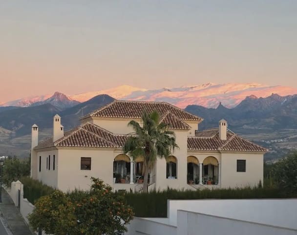 Villa/Maison à vendre à Otura avec piscine garage - 1 295 000 € (Ref: 9837285)