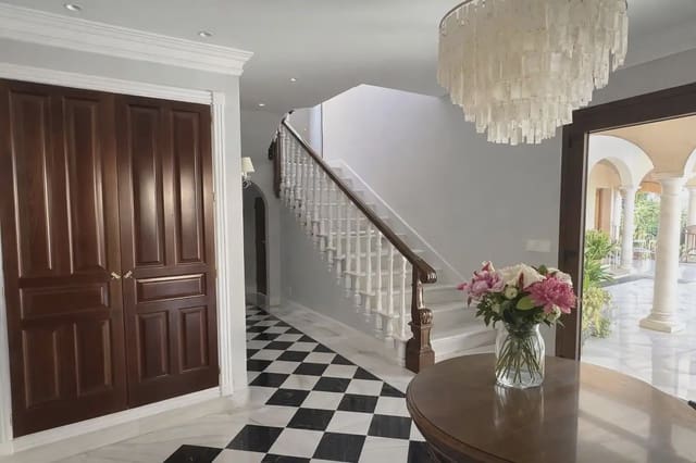 Villa/Maison à vendre à Otura avec piscine garage - 1 295 000 € (Ref: 9837285)
