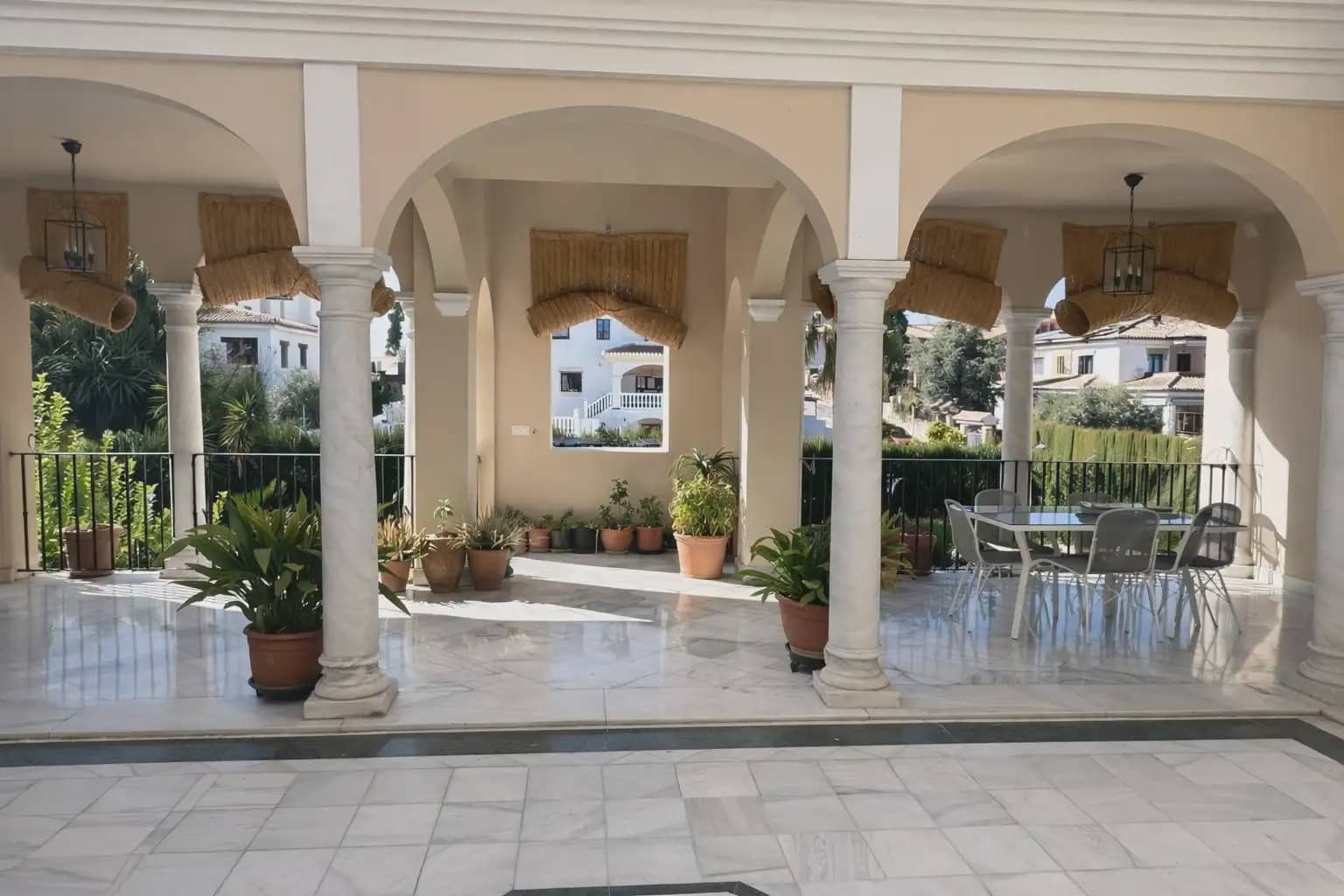 Villa for sale in Otura with pool garage - € 1,295,000 (Ref: 9837285)