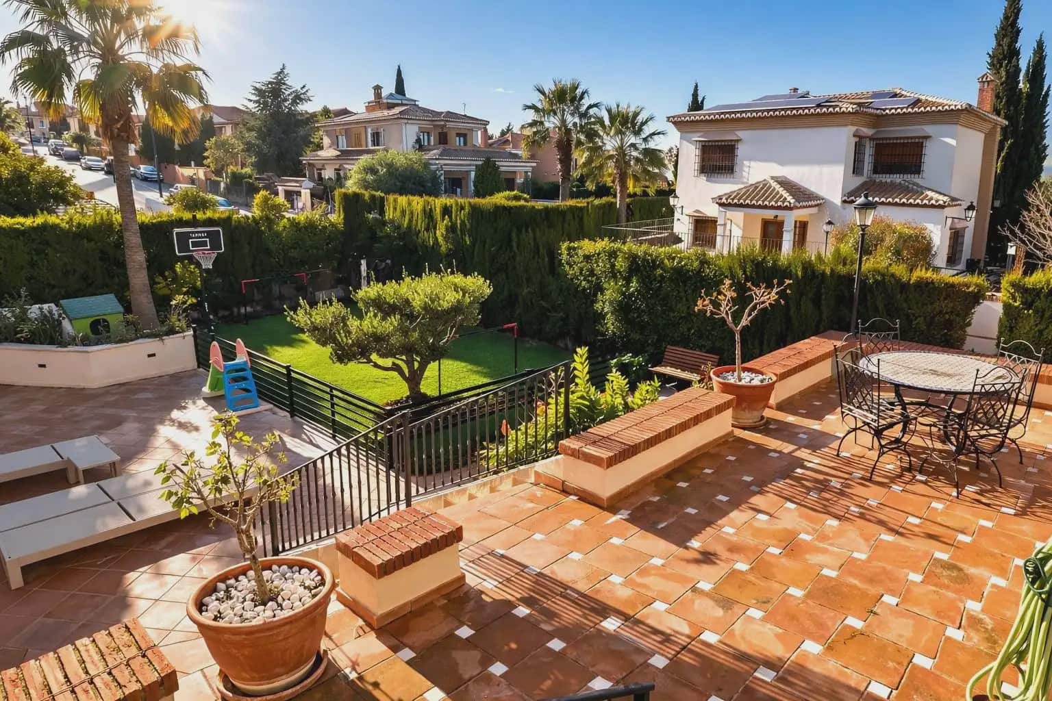 Villa for sale in Otura with pool garage - € 1,295,000 (Ref: 9837285)
