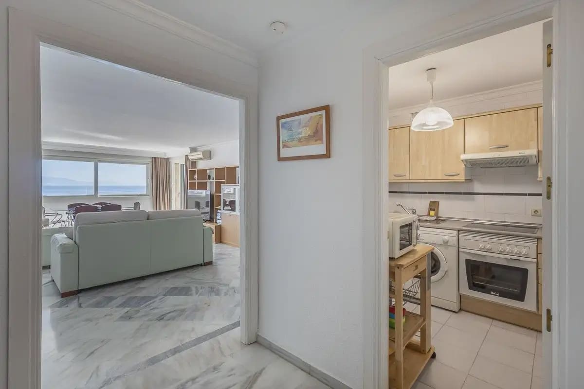Leilighet til salgs i Benalmadena med svømmebasseng garasje - € 495 000 (Ref: 9837286)