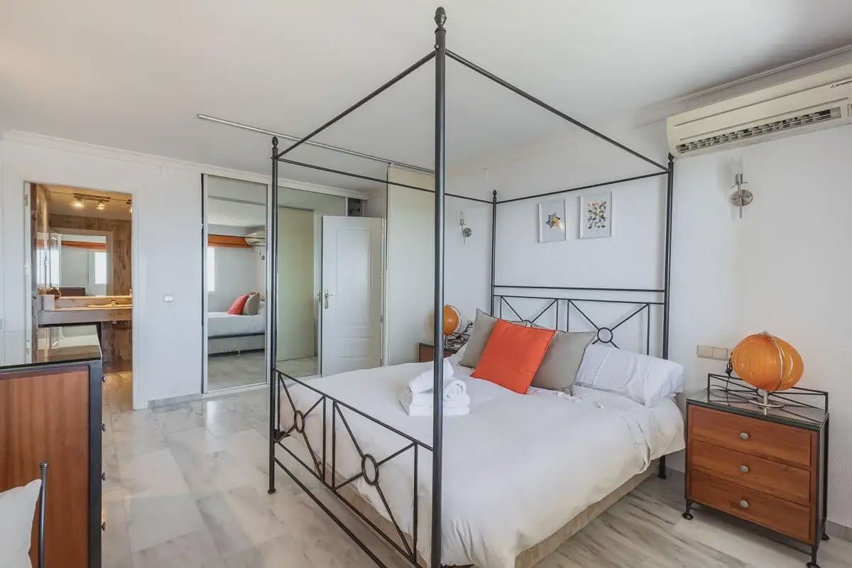 Leilighet til salgs i Benalmadena med svømmebasseng garasje - € 495 000 (Ref: 9837286)