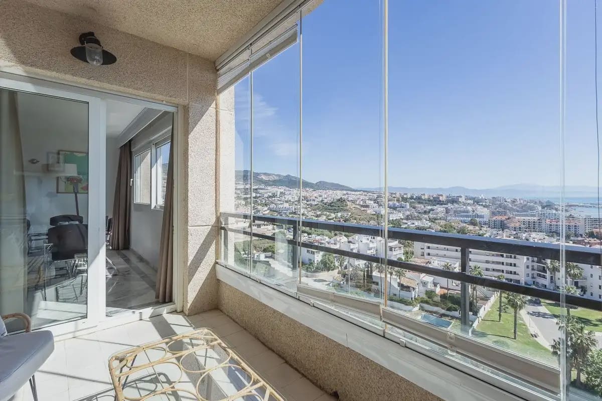 Leilighet til salgs i Benalmadena med svømmebasseng garasje - € 495 000 (Ref: 9837286)